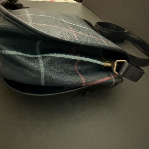 EUC BURBERRYS LONDON CROSSBODY - Picture 6 of 10